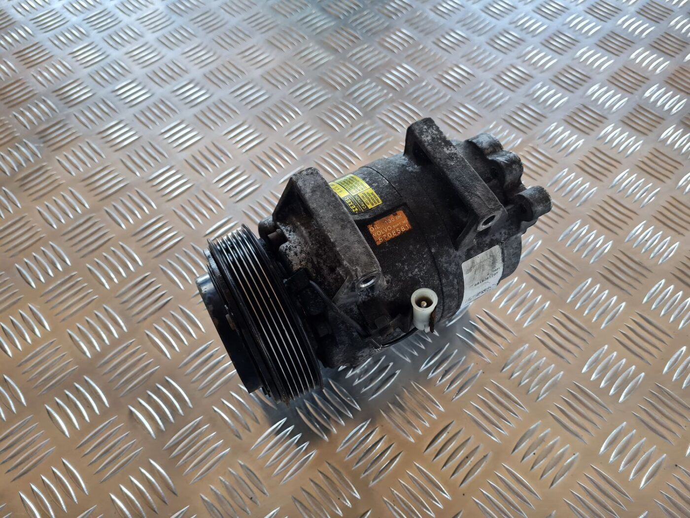 Gaisa kondicioniera kompresors priekš VOLVO V70 2006 5 Gaisa kondicioniera kompresors priekš VOLVO V70 2006