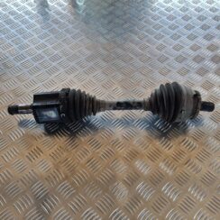 Pusass priekšējā kreisā priekš VOLVO V70 2006