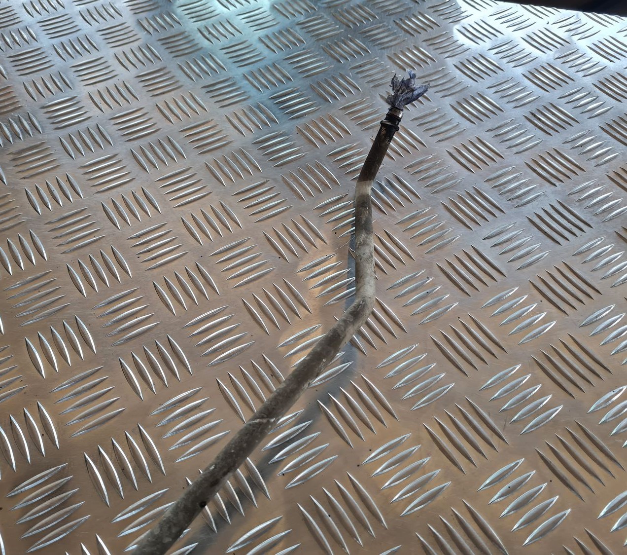 Degvielas caurule priekš VOLVO V70 2006