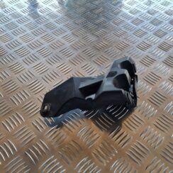 Aizmugurēja bufera kronšteins priekš VOLVO V70 2006