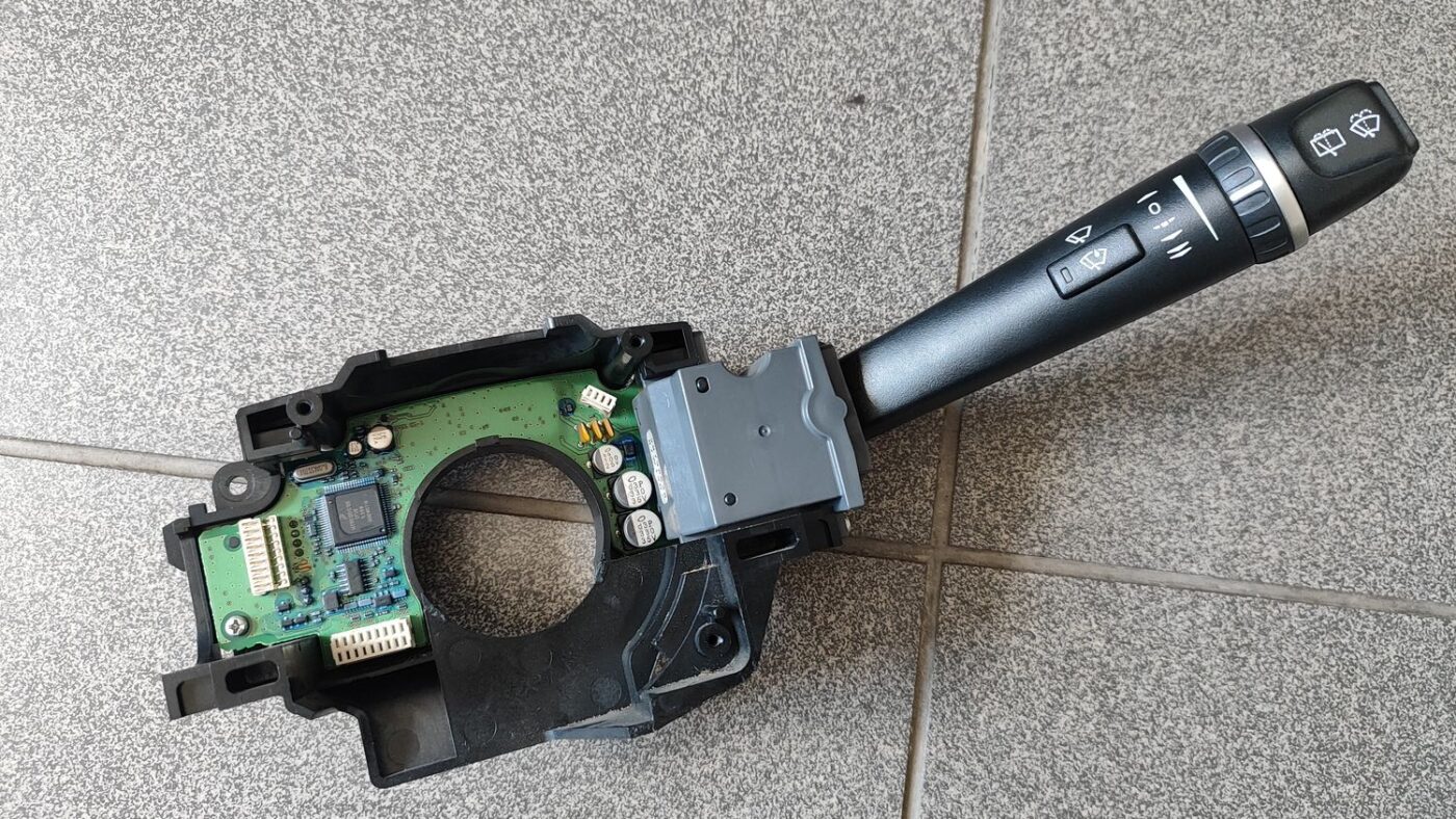 Stikla tīrītāja slēdzis priekš VOLVO V70 2006 2 Stikla tīrītāja slēdzis priekš VOLVO V70 2006