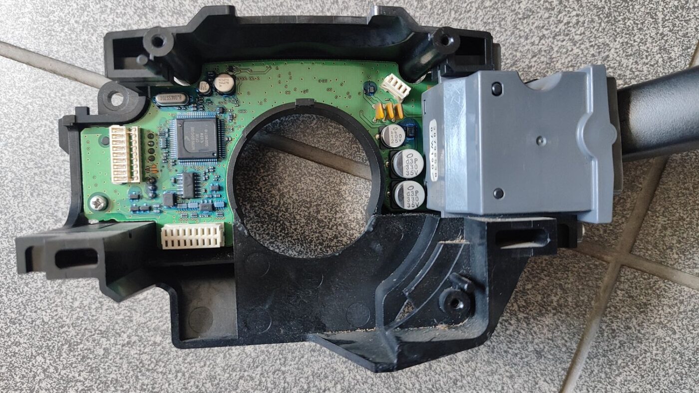 Stikla tīrītāja slēdzis priekš VOLVO V70 2006 8 Stikla tīrītāja slēdzis priekš VOLVO V70 2006