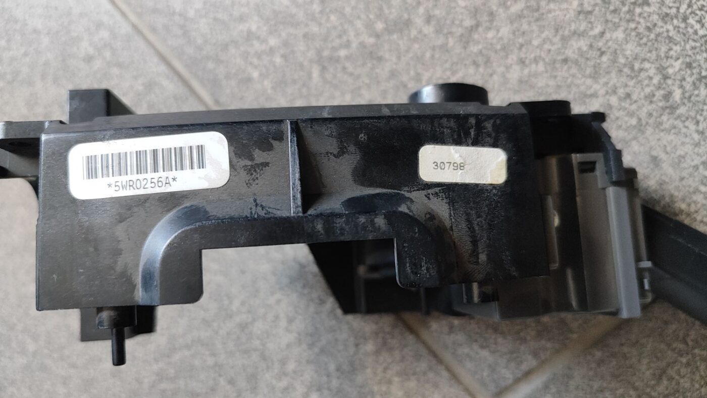 Stikla tīrītāja slēdzis priekš VOLVO V70 2006 6 Stikla tīrītāja slēdzis priekš VOLVO V70 2006