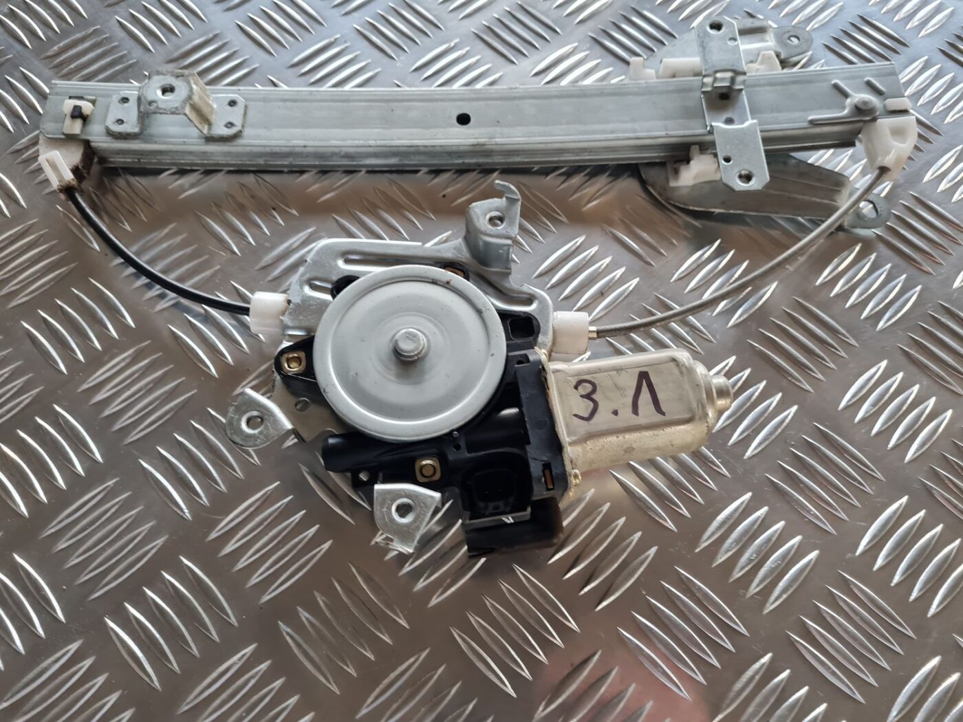 Stikla pacelšanas mehānisms aizmugurējais kreisais priekš NISSAN X-TRAIL 2002