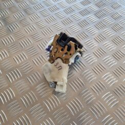 Aizmugurējo labo durvju slēdzene priekš NISSAN X-TRAIL 2002