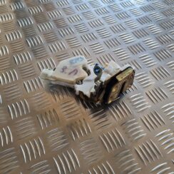 Aizmugurējo kreiso durvju slēdzene priekš NISSAN X-TRAIL 2002