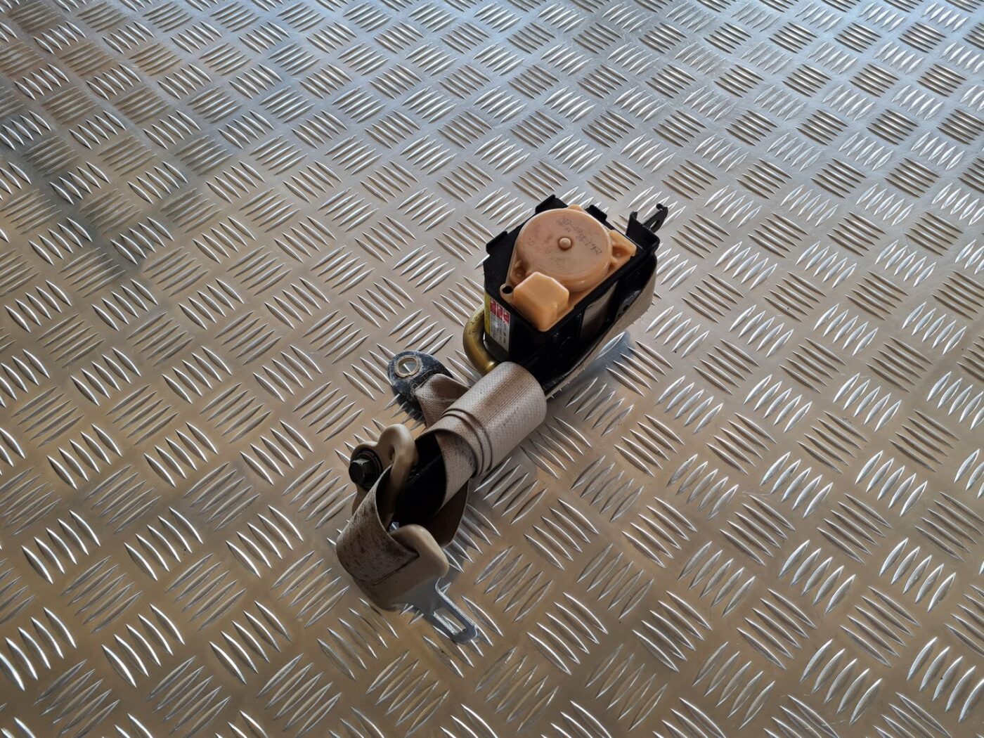 Priekšējā labā drošības josta priekš NISSAN X-TRAIL 2002 1 Priekšējā labā drošības josta priekš NISSAN X-TRAIL 2002