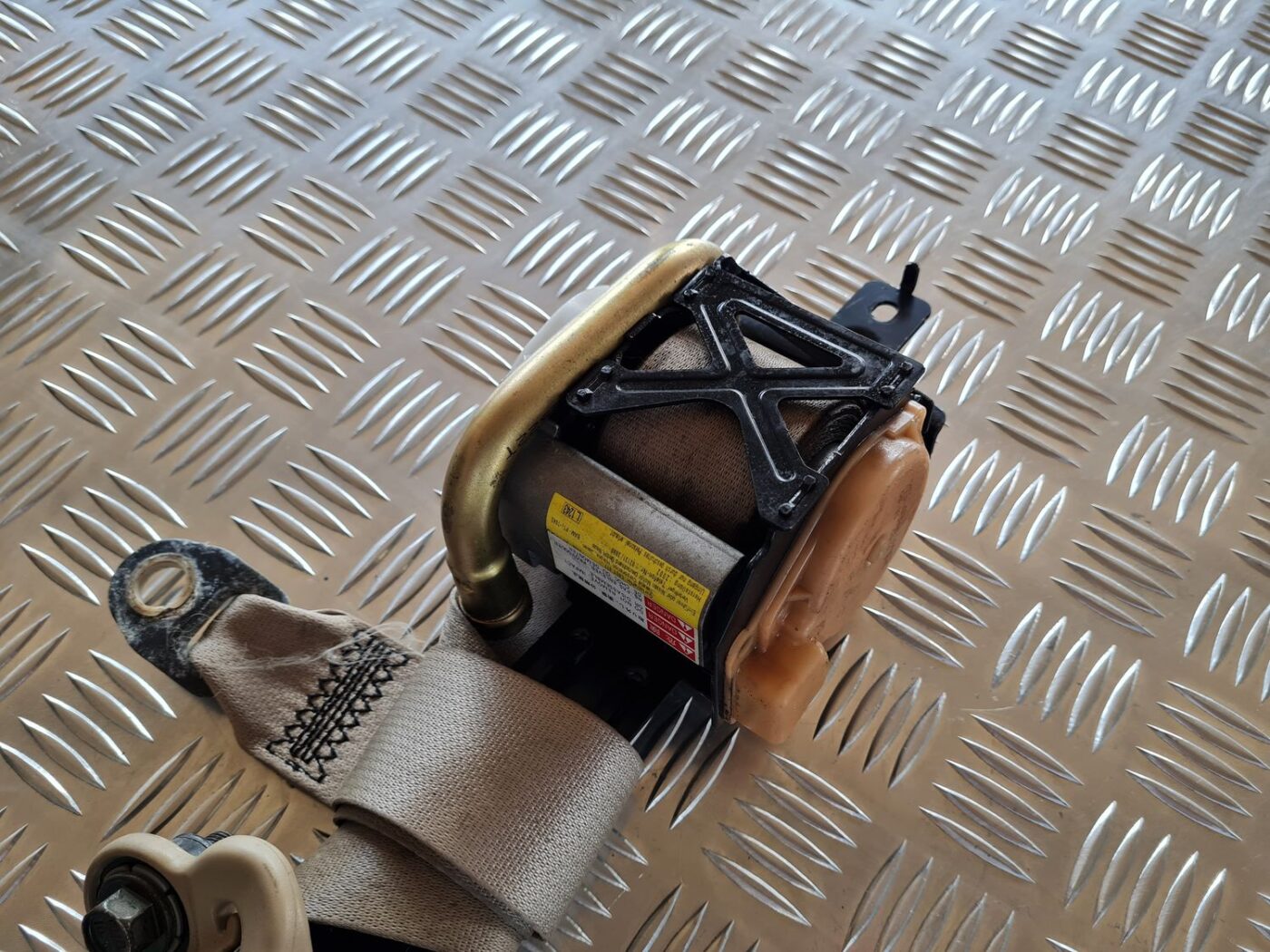 Priekšējā labā drošības josta priekš NISSAN X-TRAIL 2002 4 Priekšējā labā drošības josta priekš NISSAN X-TRAIL 2002