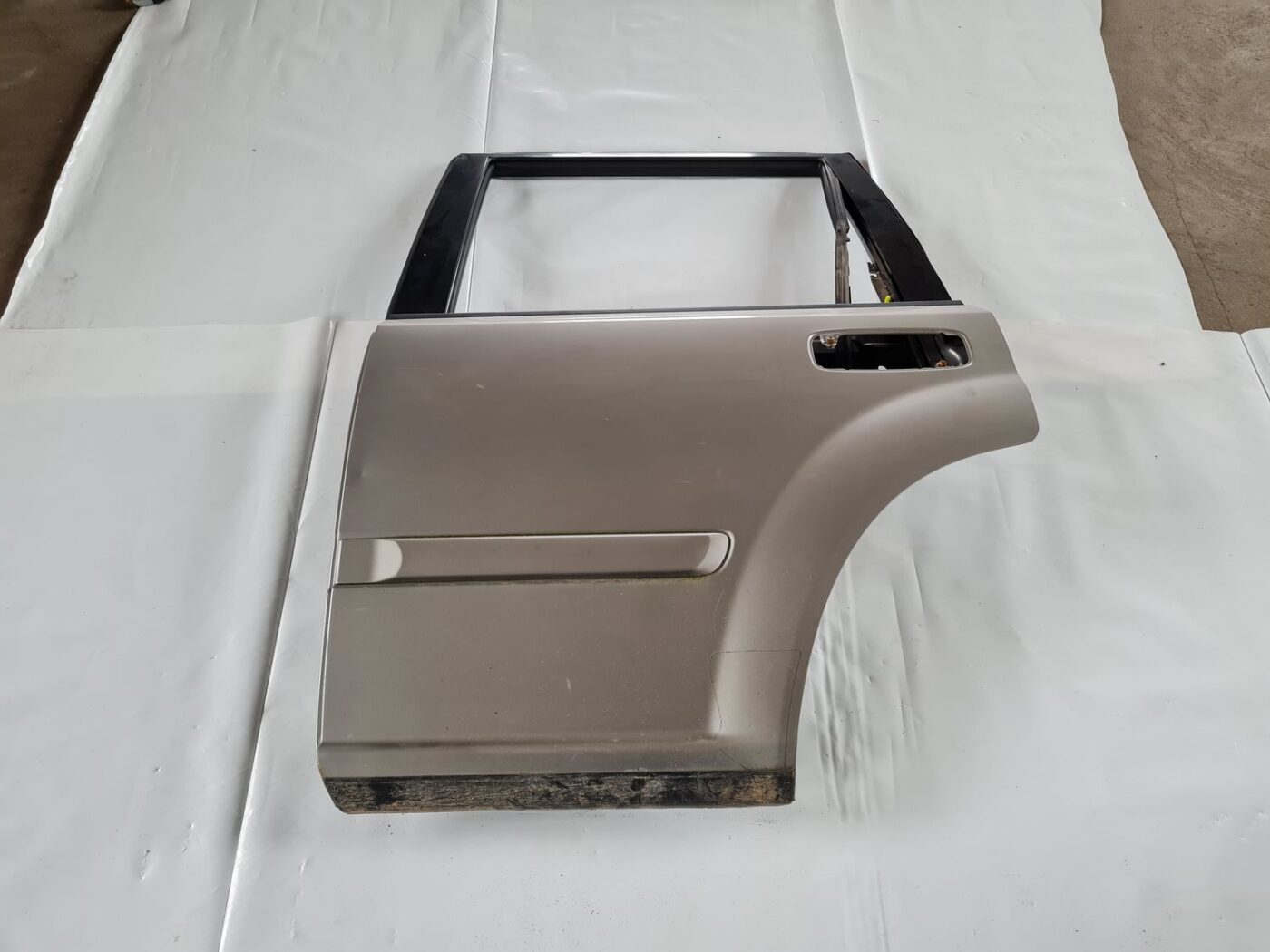 Aizmugurējās kreisās durvis priekš NISSAN X-TRAIL 2002