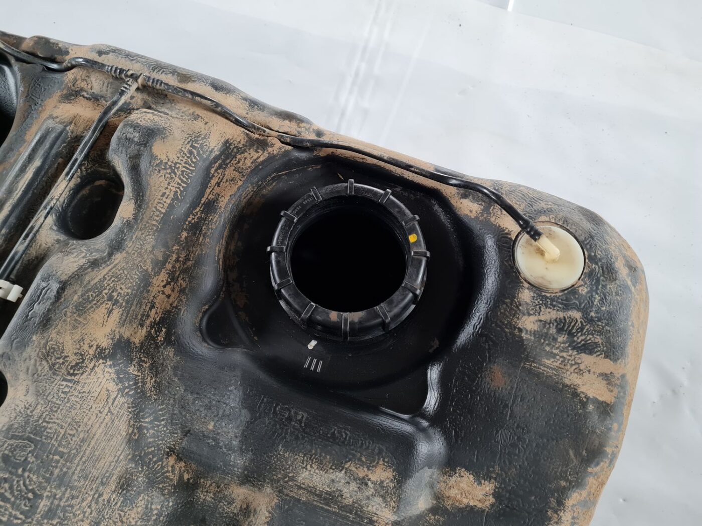 Degvielas tvertne priekš NISSAN X-TRAIL 2002 5 Degvielas tvertne priekš NISSAN X-TRAIL 2002