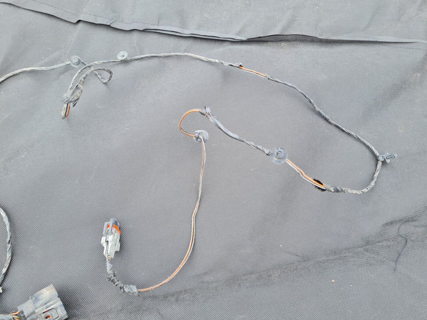 Priekšējo parkošanas devēju vads priekš FORD C-MAX 2011 5 Priekšējo parkošanas devēju vads priekš FORD C-MAX 2011