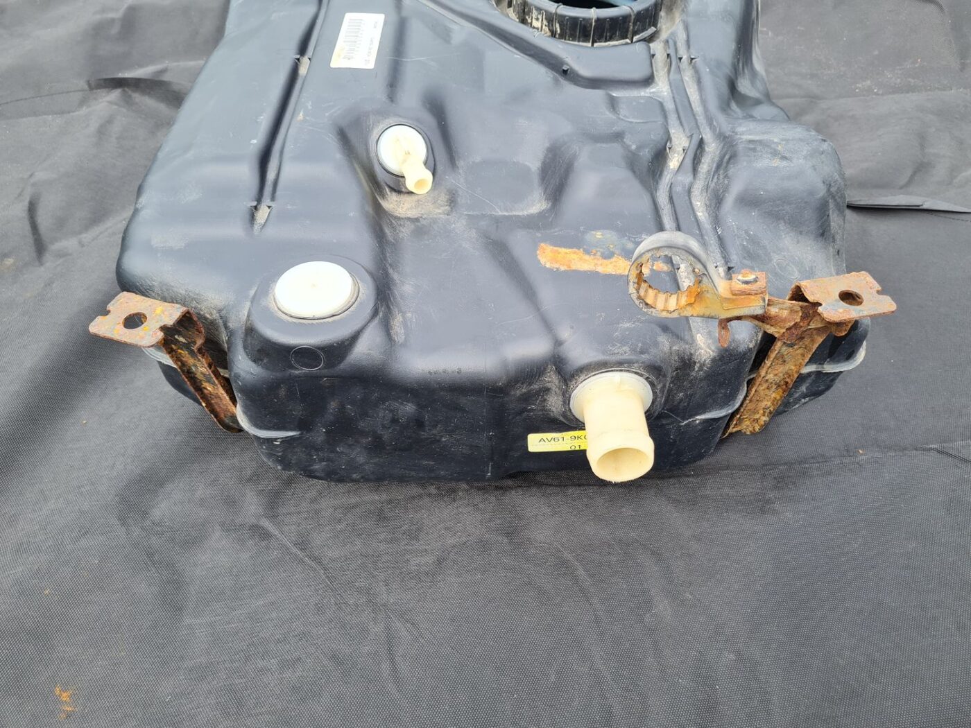 Degvielas tvertne priekš FORD C-MAX 2011 4 Degvielas tvertne priekš FORD C-MAX 2011