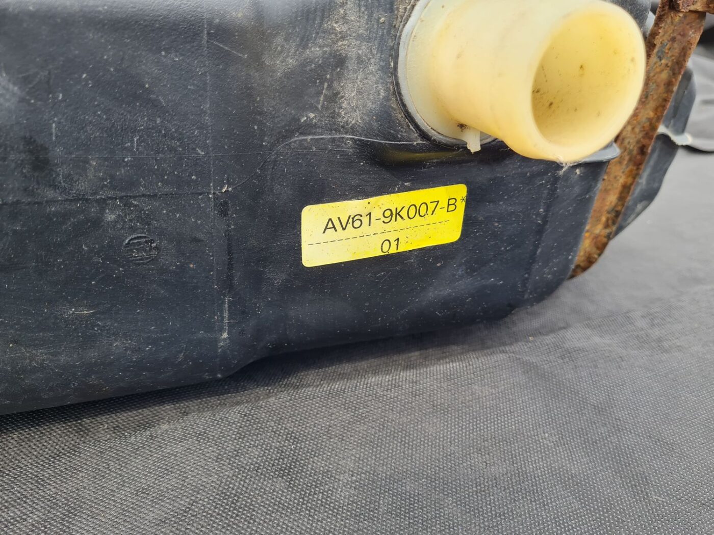 Degvielas tvertne priekš FORD C-MAX 2011 3 Degvielas tvertne priekš FORD C-MAX 2011