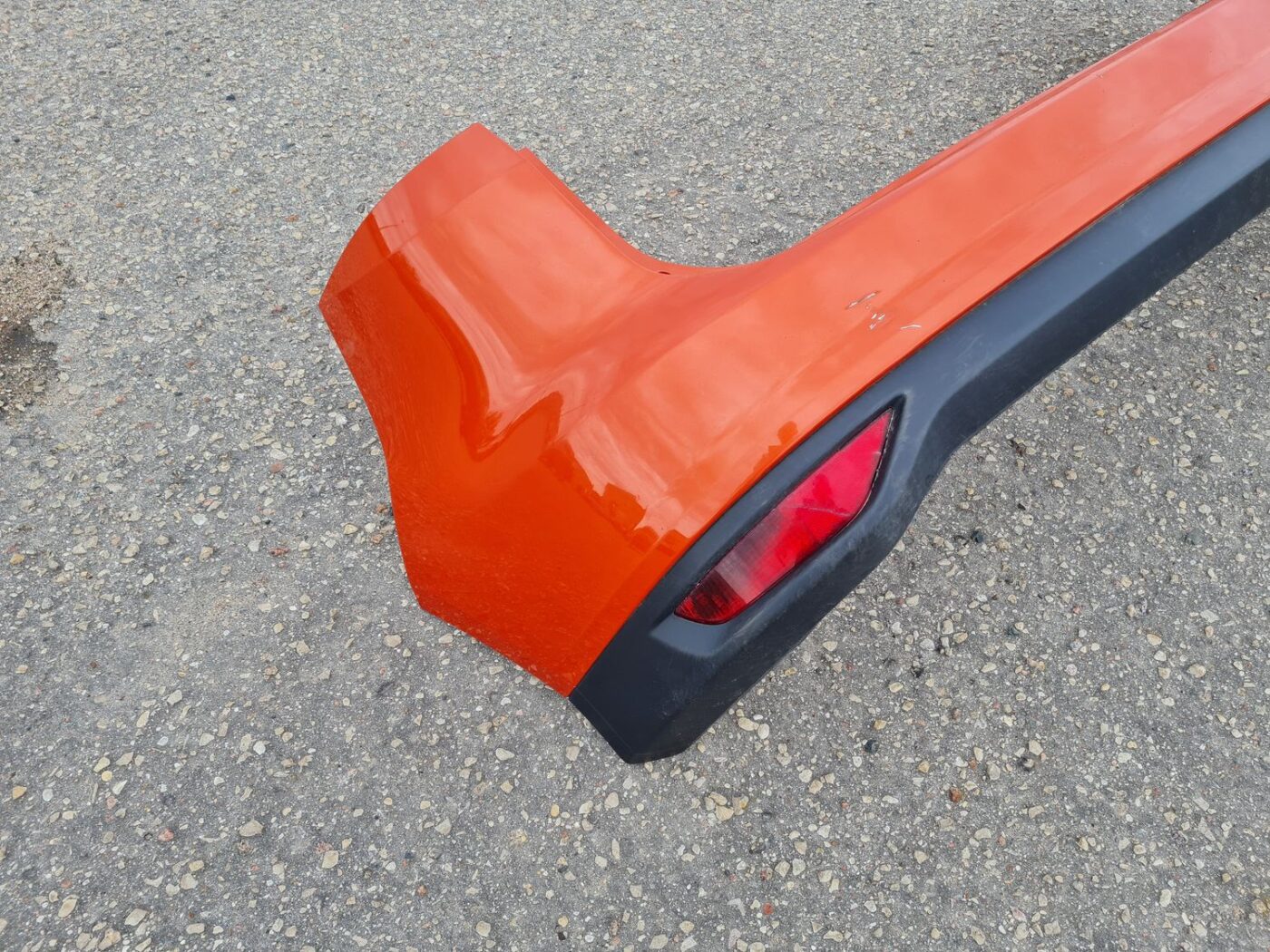 Aizmugures buferis priekš FORD C-MAX 2011 2 Aizmugures buferis priekš FORD C-MAX 2011