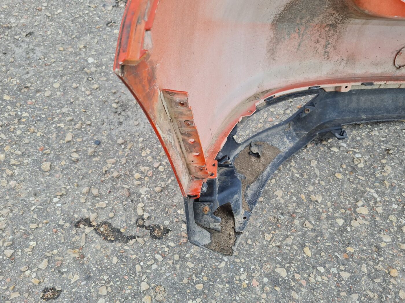 Aizmugures buferis priekš FORD C-MAX 2011 5 Aizmugures buferis priekš FORD C-MAX 2011