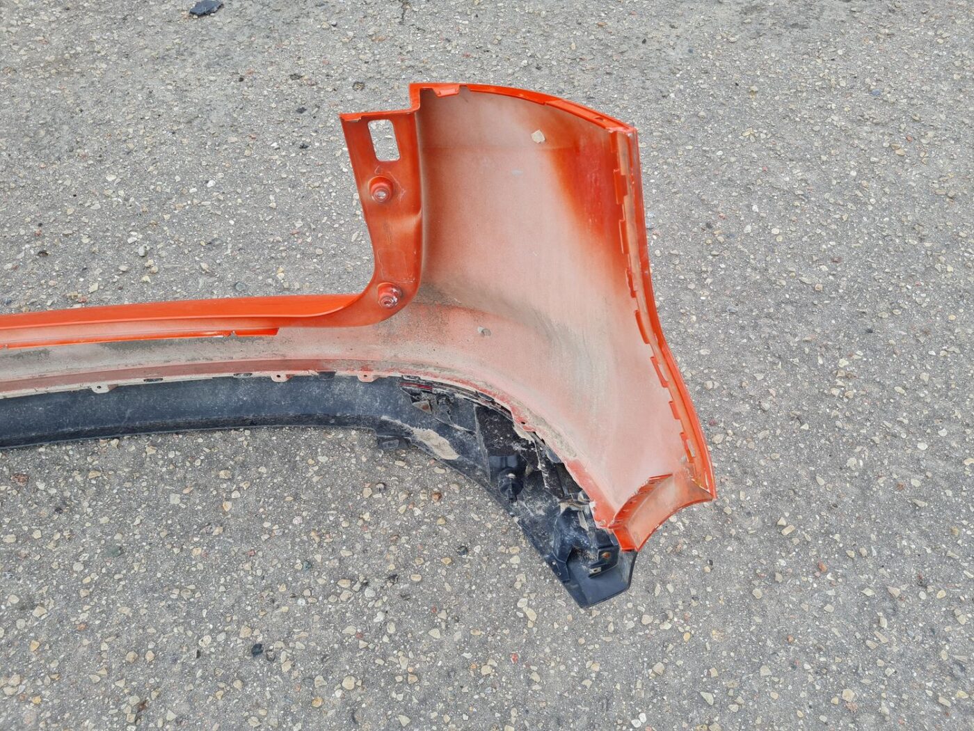 Aizmugures buferis priekš FORD C-MAX 2011 4 Aizmugures buferis priekš FORD C-MAX 2011