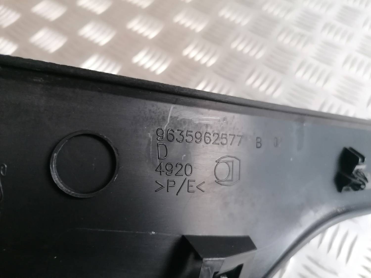 Sliekšņa aizmugurēja laba uzlika (salonā) priekš PEUGEOT 607 2010 3 Sliekšņa aizmugurēja laba uzlika (salonā) priekš PEUGEOT 607 2010