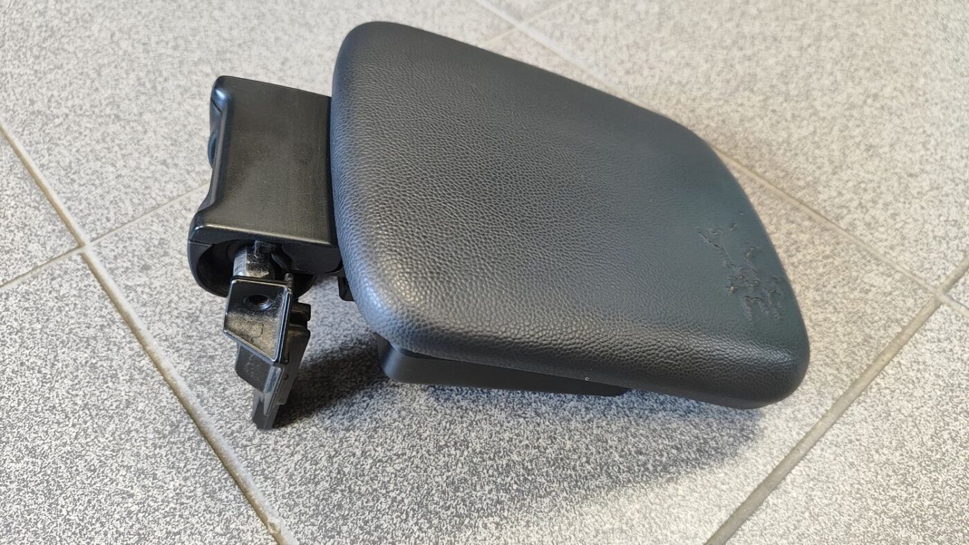 Roku balsts priekš VOLVO C70 2008 2 Roku balsts priekš VOLVO C70 2008