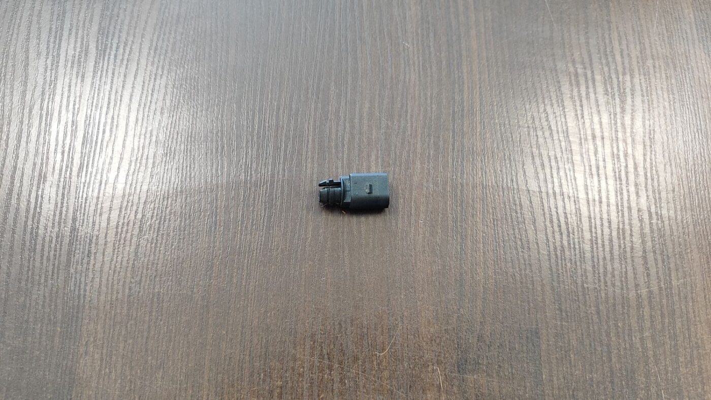 Temperatūras devejs priekš VW PASSAT B6 2008 ANGL.