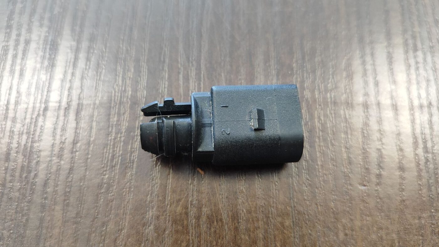 Temperatūras devejs priekš VW PASSAT B6 2008 ANGL.