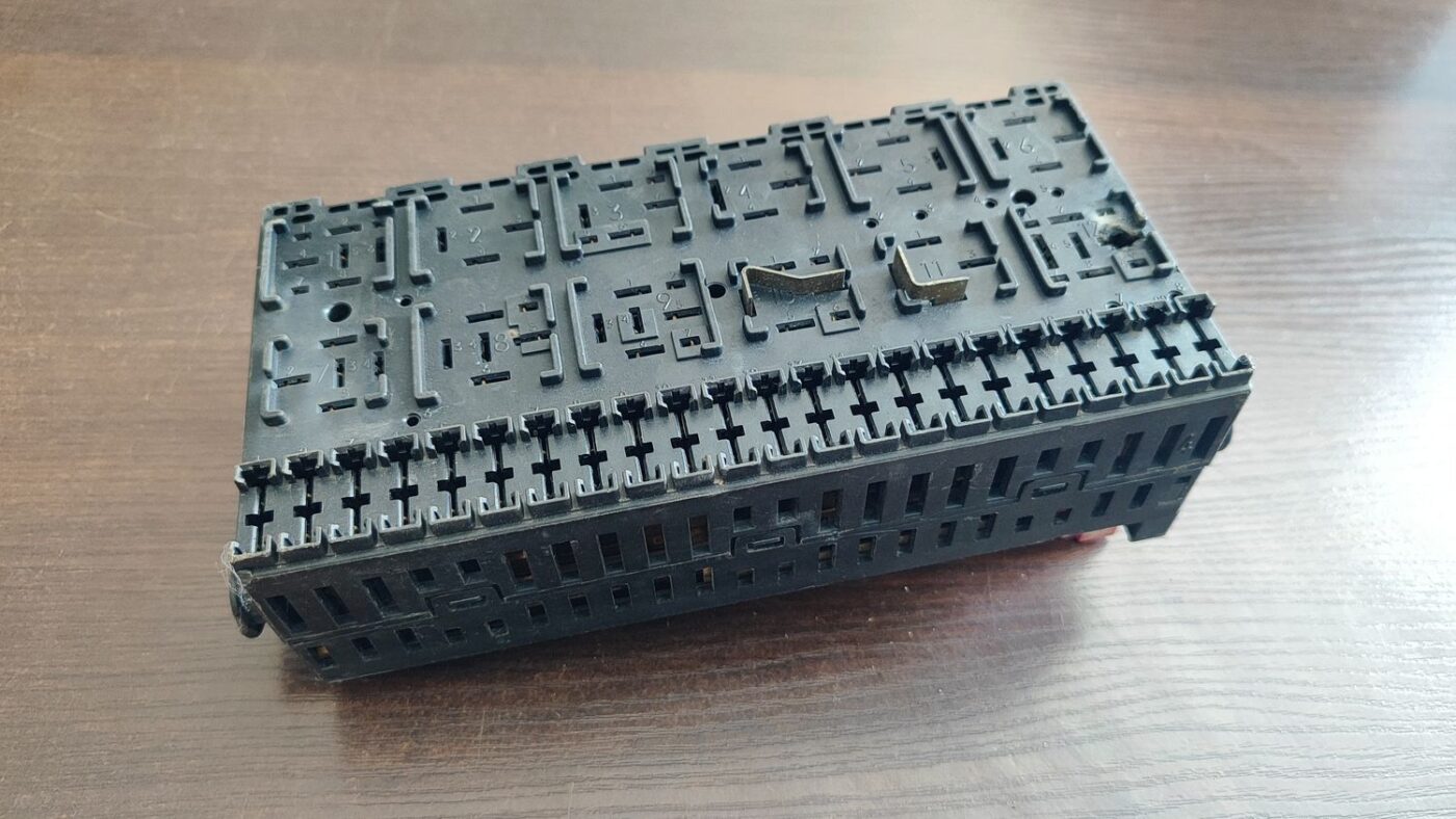 Drošinātāju bloks priekš FORD GALAXY 2005 3 Drošinātāju bloks priekš FORD GALAXY 2005