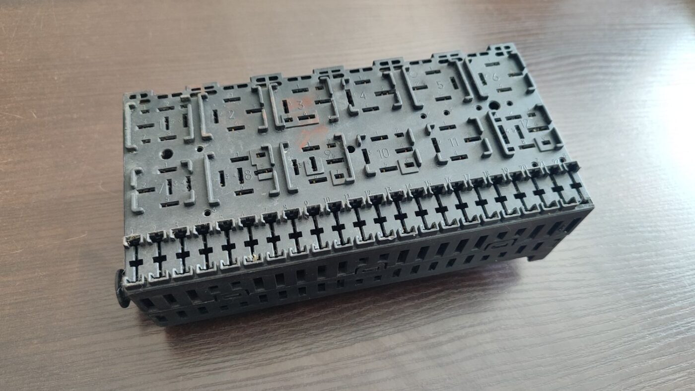 Drošinātāju bloks priekš FORD GALAXY 2005 3 Drošinātāju bloks priekš FORD GALAXY 2005