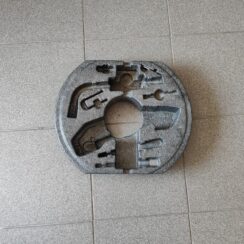 Bagāžnieka nodalījuma instrumentu ieliktnis priekš VW GOLF 5 2006