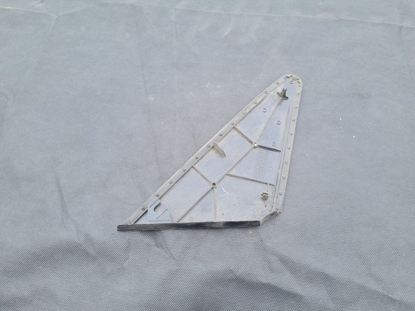 Durvju stikla moldings priekš TOYOTA COROLLA VERSO 2005 2 Durvju stikla moldings priekš TOYOTA COROLLA VERSO 2005