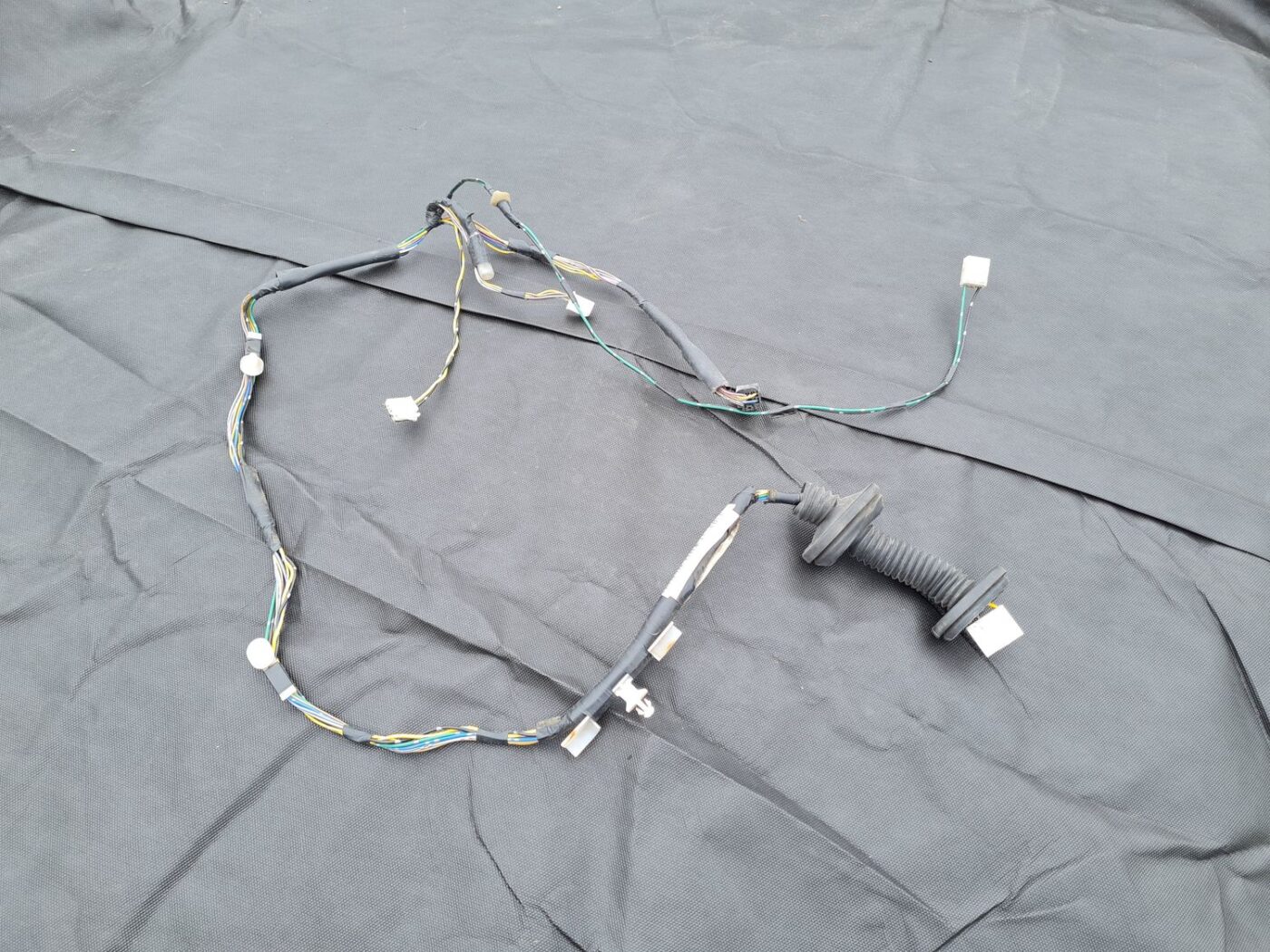 Durvju vadi priekš TOYOTA COROLLA VERSO 2005 1 Durvju vadi priekš TOYOTA COROLLA VERSO 2005