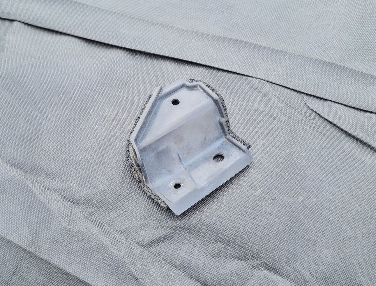 Ieplūdes gaisa deflektors, pa labi priekš TOYOTA COROLLA VERSO 2005 3 Ieplūdes gaisa deflektors, pa labi priekš TOYOTA COROLLA VERSO 2005