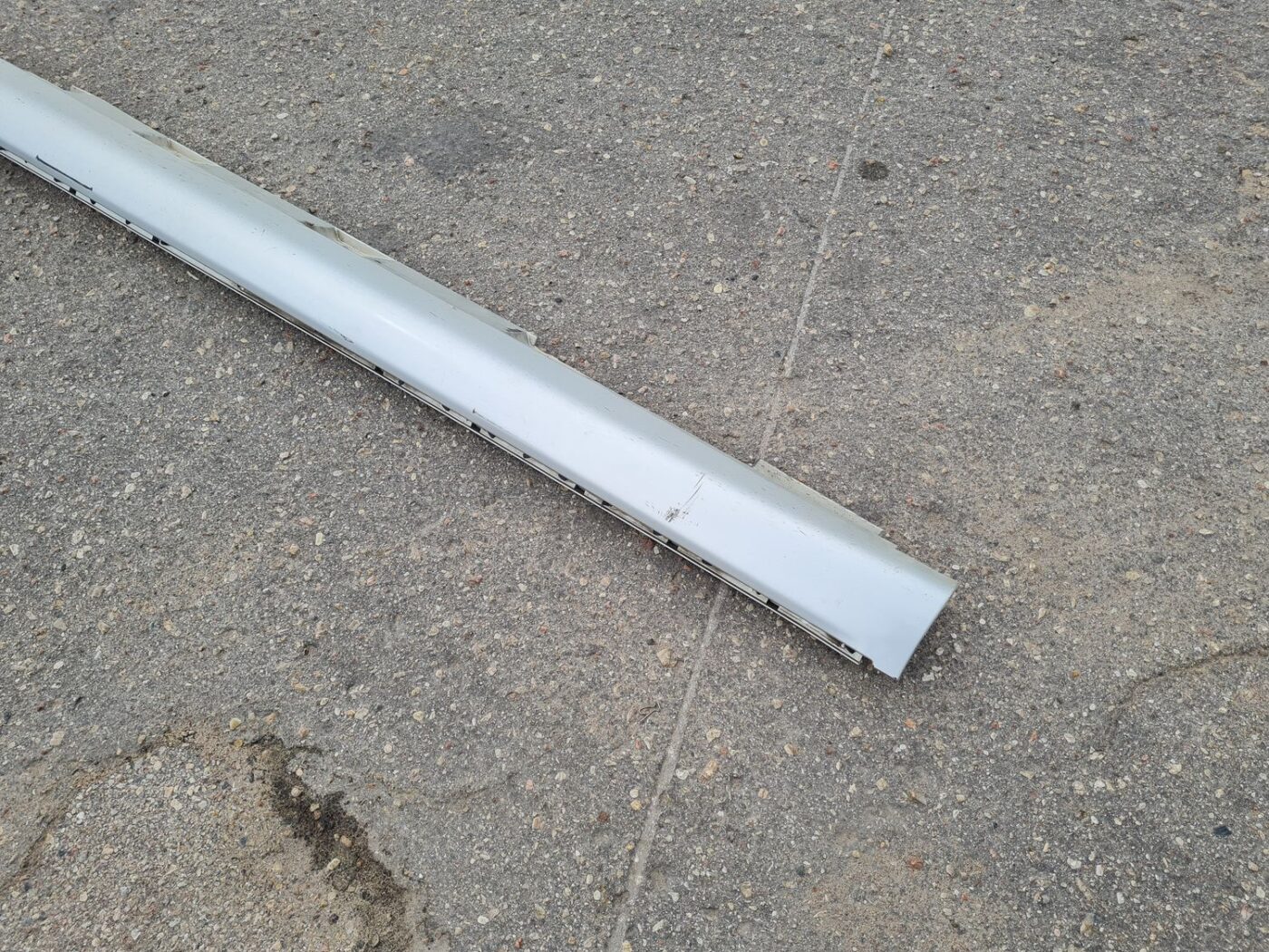 Ārēja sliekšņa laba uzlika priekš TOYOTA COROLLA VERSO 2005