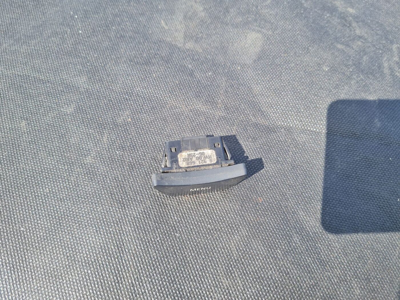 Multimēdijas pārslēgšanas slēdzis priekš BMW 520D E60 2006 ENG. 2 Multimēdijas pārslēgšanas slēdzis priekš BMW 520D E60 2006 ENG.