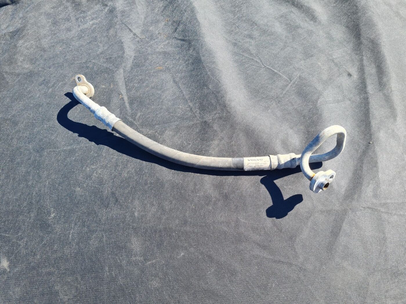 Gaisa kondicioniera caurule priekš VOLVO V60 2012 1 Gaisa kondicioniera caurule priekš VOLVO V60 2012