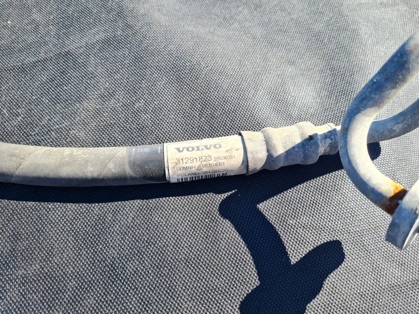 Gaisa kondicioniera caurule priekš VOLVO V60 2012 2 Gaisa kondicioniera caurule priekš VOLVO V60 2012