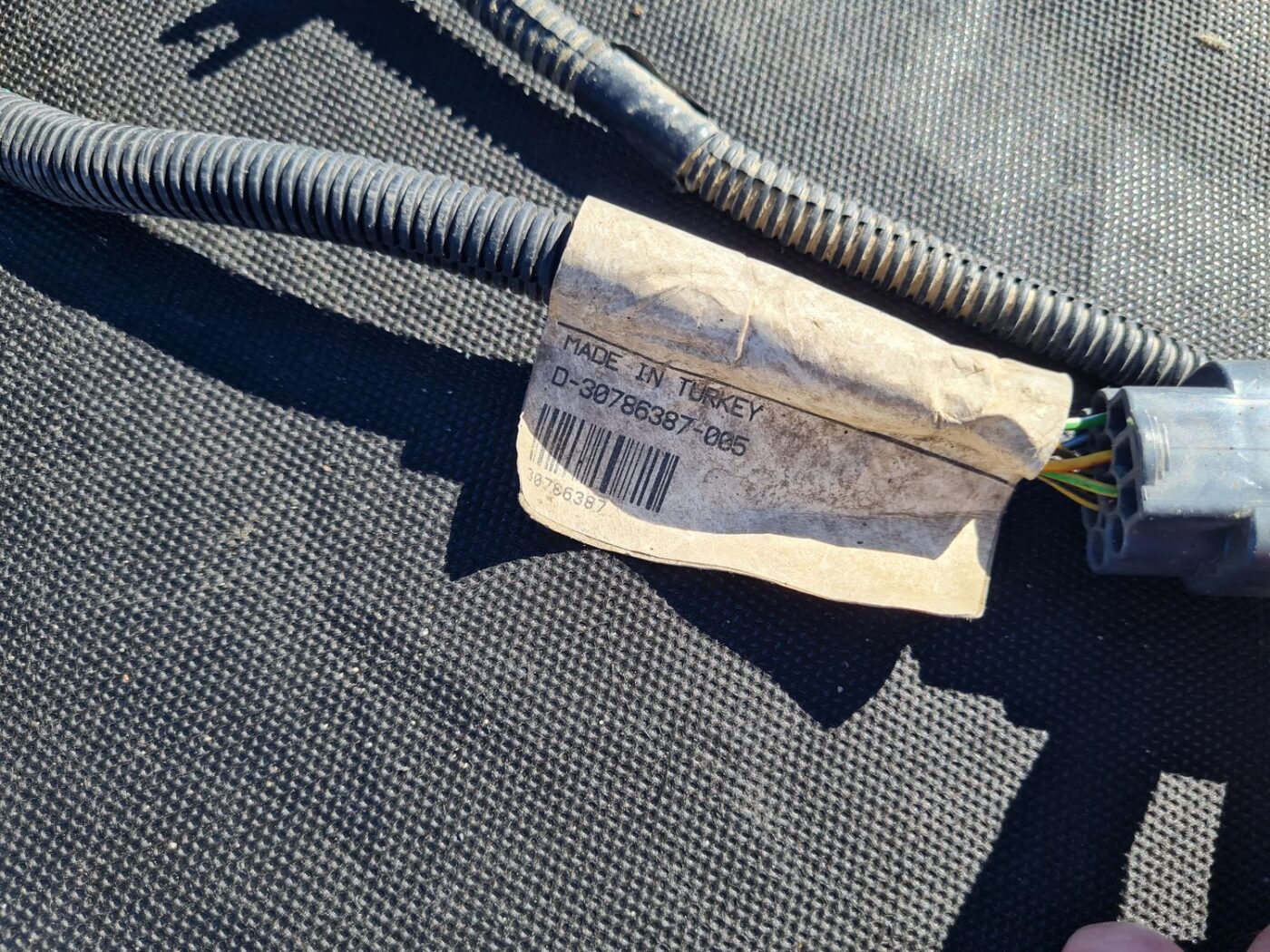 Pārkošanas devēju vads priekš VOLVO V60 2012 3 Pārkošanas devēju vads priekš VOLVO V60 2012