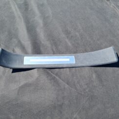 Sliekšņa aizmugurēja kreisa uzlika (salonā) priekš AUDI A4 2008 AVANT