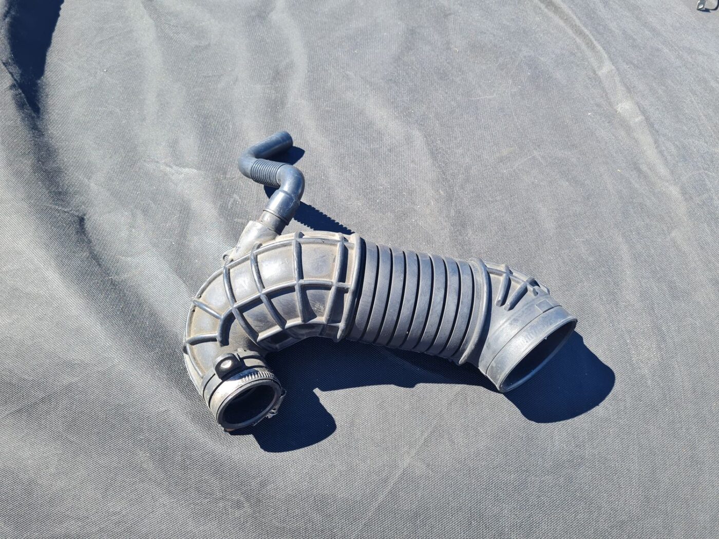 Gaisa filtra korpusa caurule priekš AUDI A4 2008 AVANT