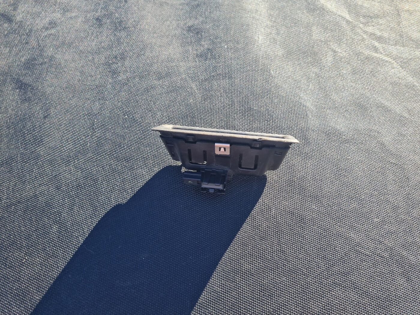 Bagažnieka vāka rokturis priekš BMW 525 E60 2006 BLACK