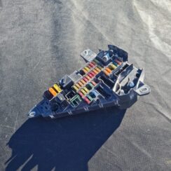 Drošinātāju bloks priekš BMW 525 E60 2006 BLACK