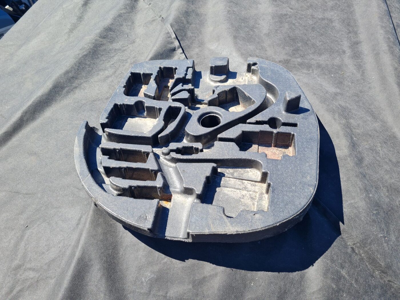 Bagāžnieka nodalījuma instrumentu ieliktnis priekš BMW 530D E61 2006 TOURING TITANSILVER