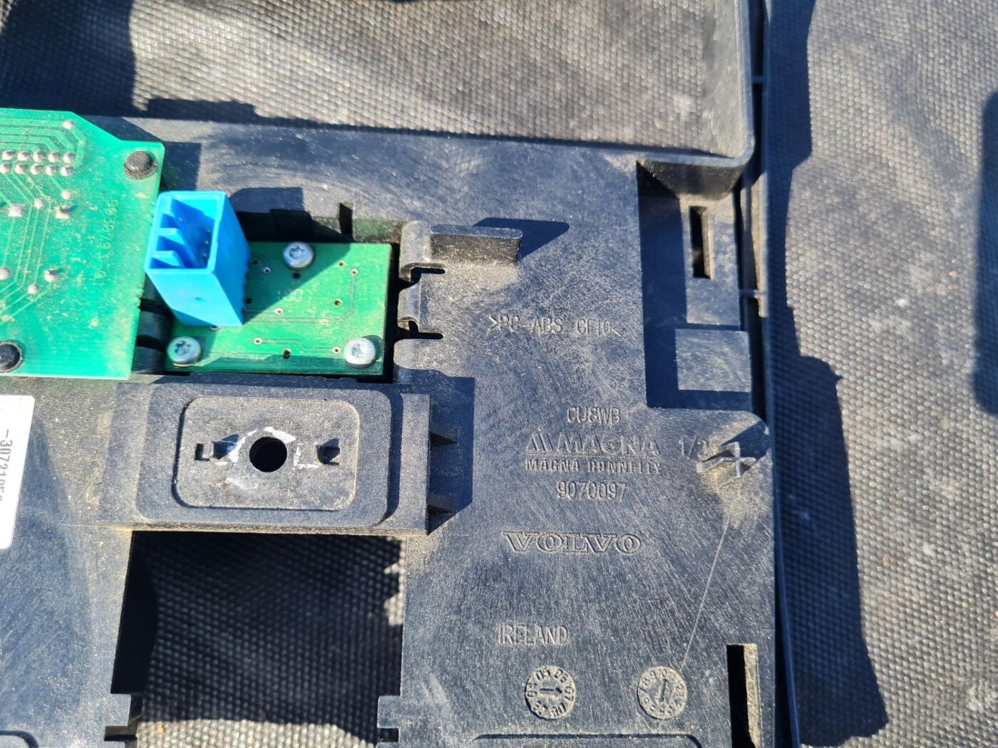 Salona apgaismojuma panelis priekš VOLVO S40 2007 4 Salona apgaismojuma panelis priekš VOLVO S40 2007