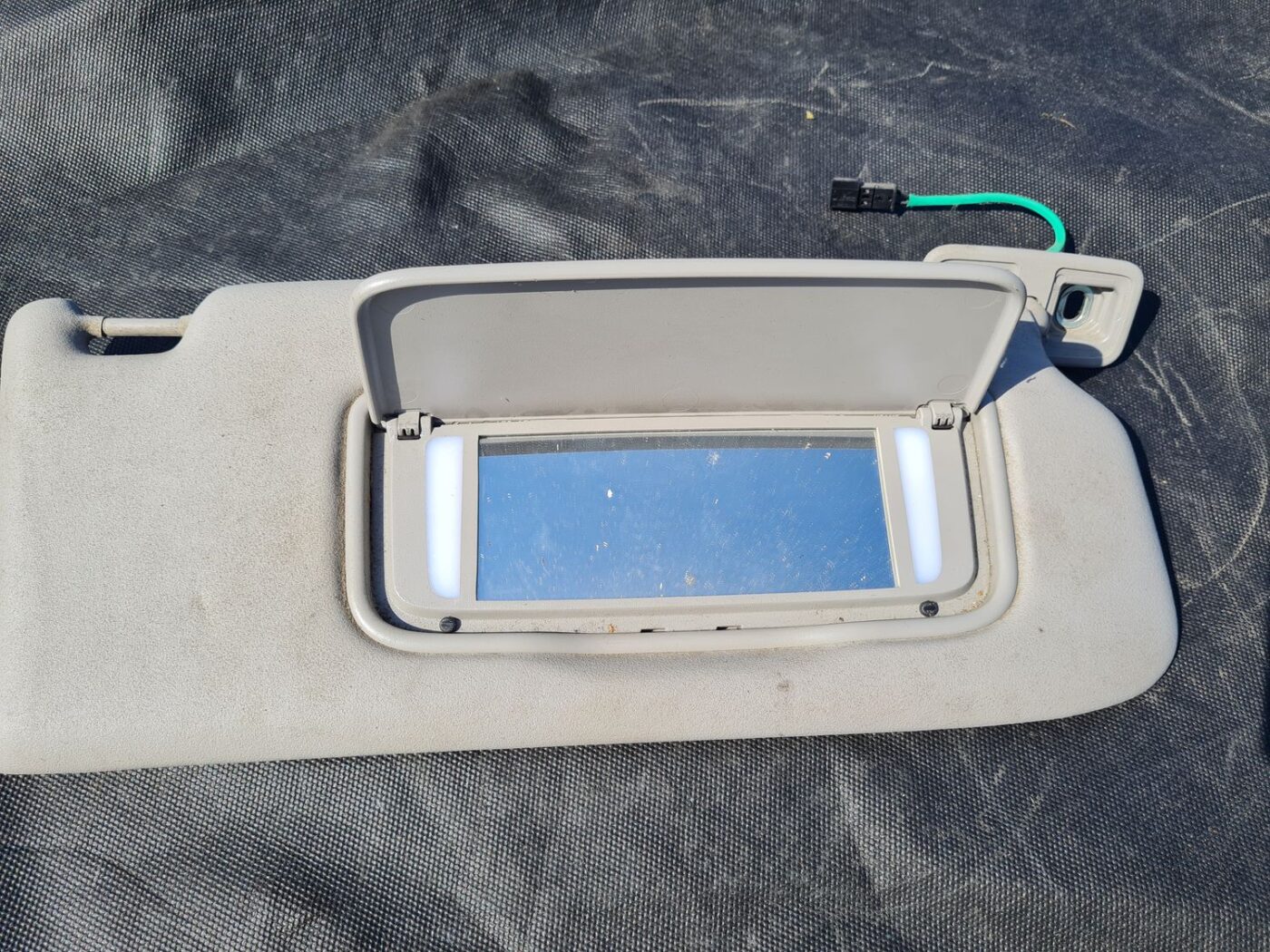 Saules aizsargs priekš VOLVO S40 2007