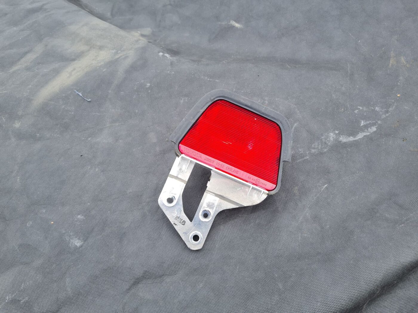 Stop signāls priekš TOYOTA AVENSIS 2008