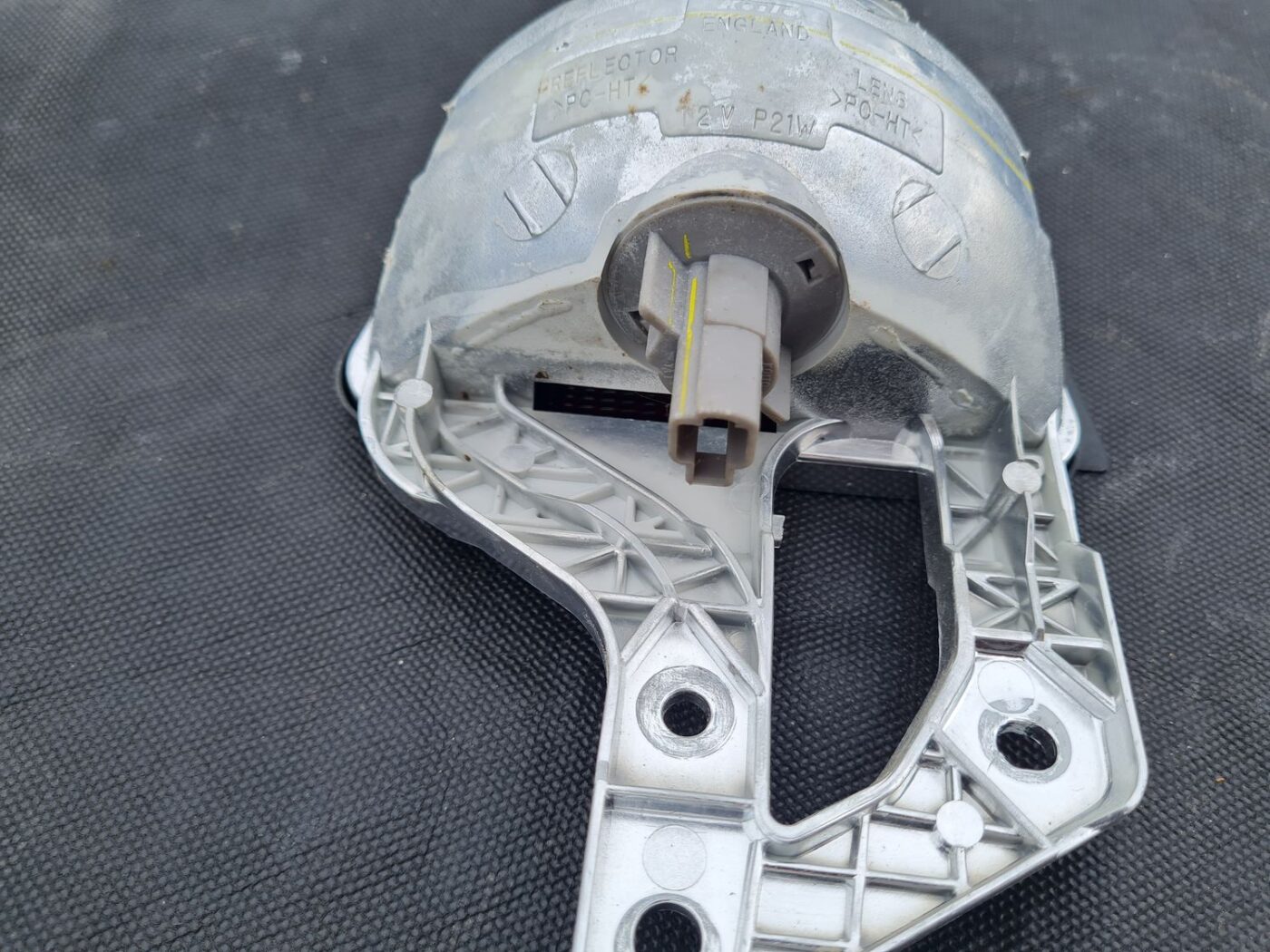 Stop signāls priekš TOYOTA AVENSIS 2008