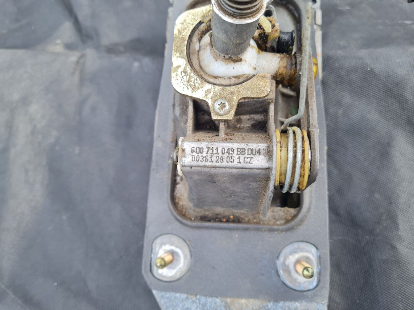 Ātrumu pārslēgšanas slēdzis priekš VW POLO 2005 4 Ātrumu pārslēgšanas slēdzis priekš VW POLO 2005