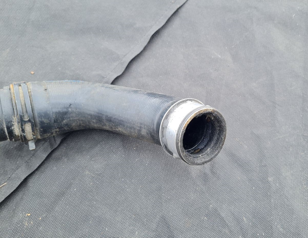 Interkulera caurule priekš ŠKODA FABIA 2008