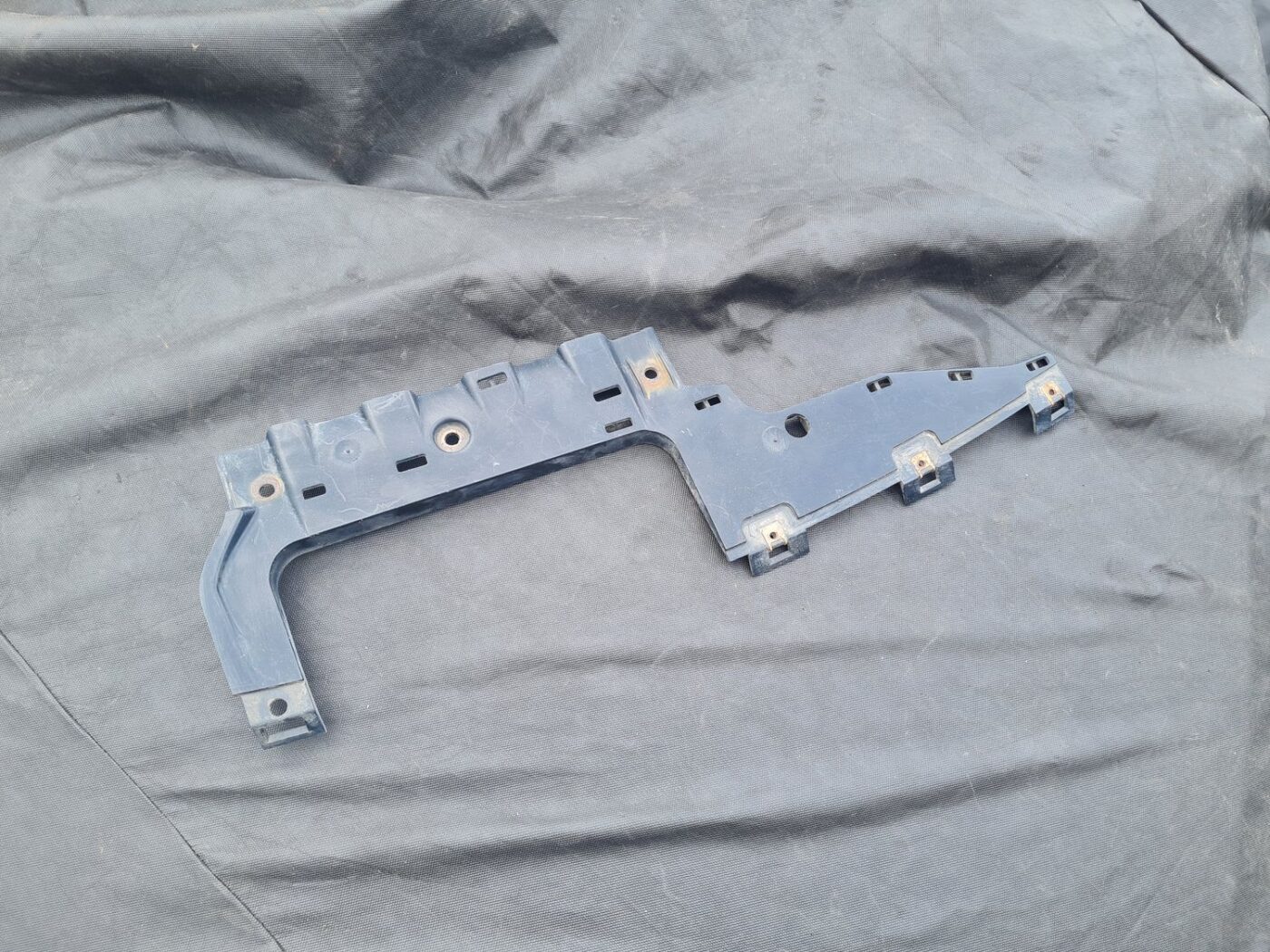 Aizmugurēja bufera kronšteins priekš BMW 330D E91 2008 TOURING