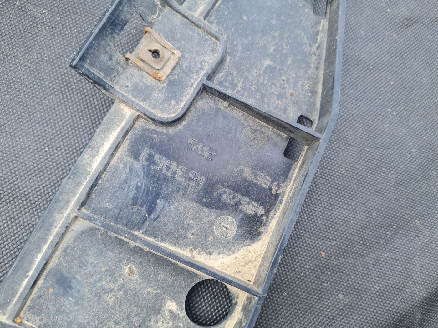 Aizmugurēja bufera kronšteins priekš BMW 330D E91 2008 TOURING