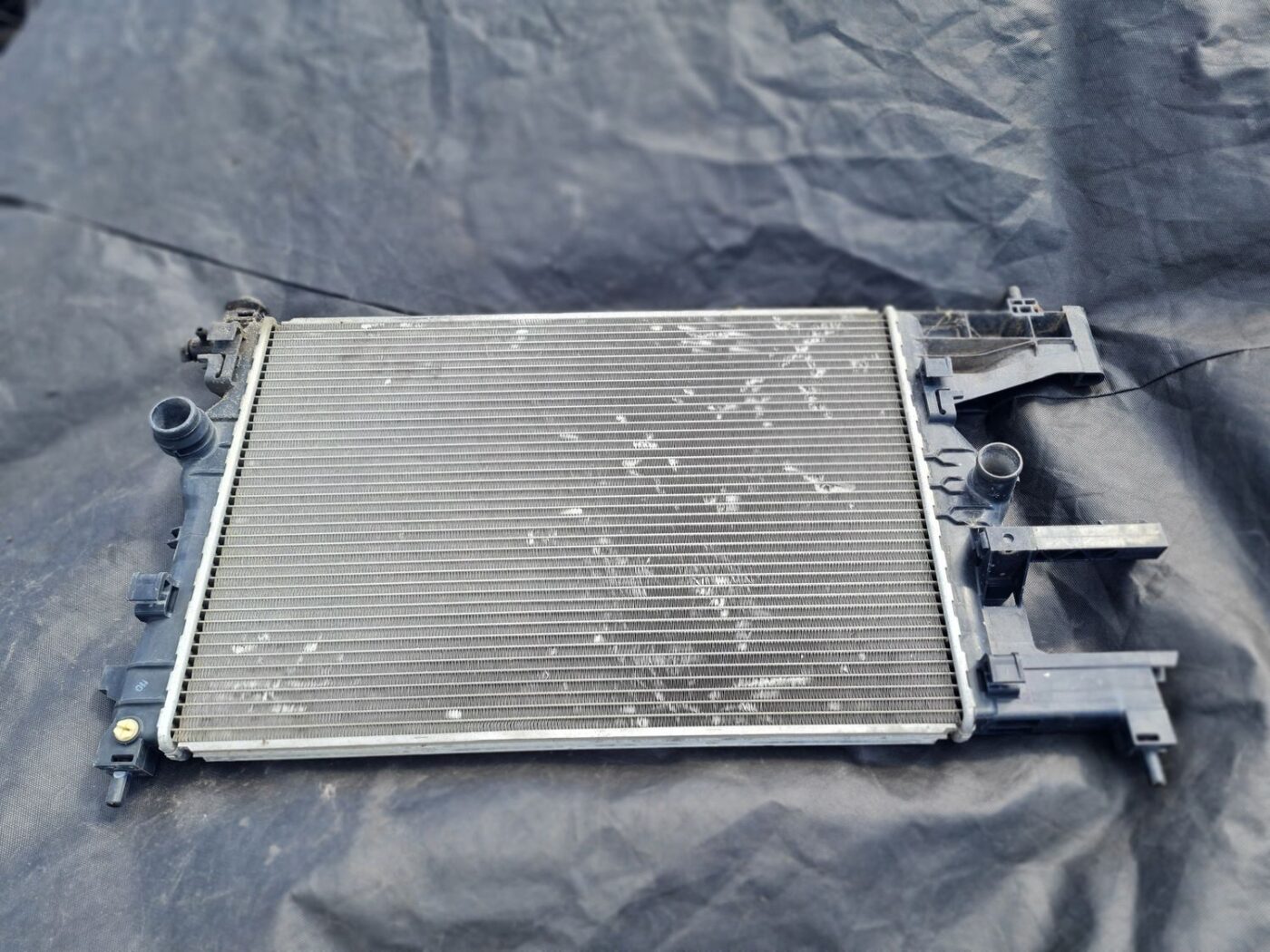 Dzesēšanas radiators priekš OPEL ASTRA J 2011