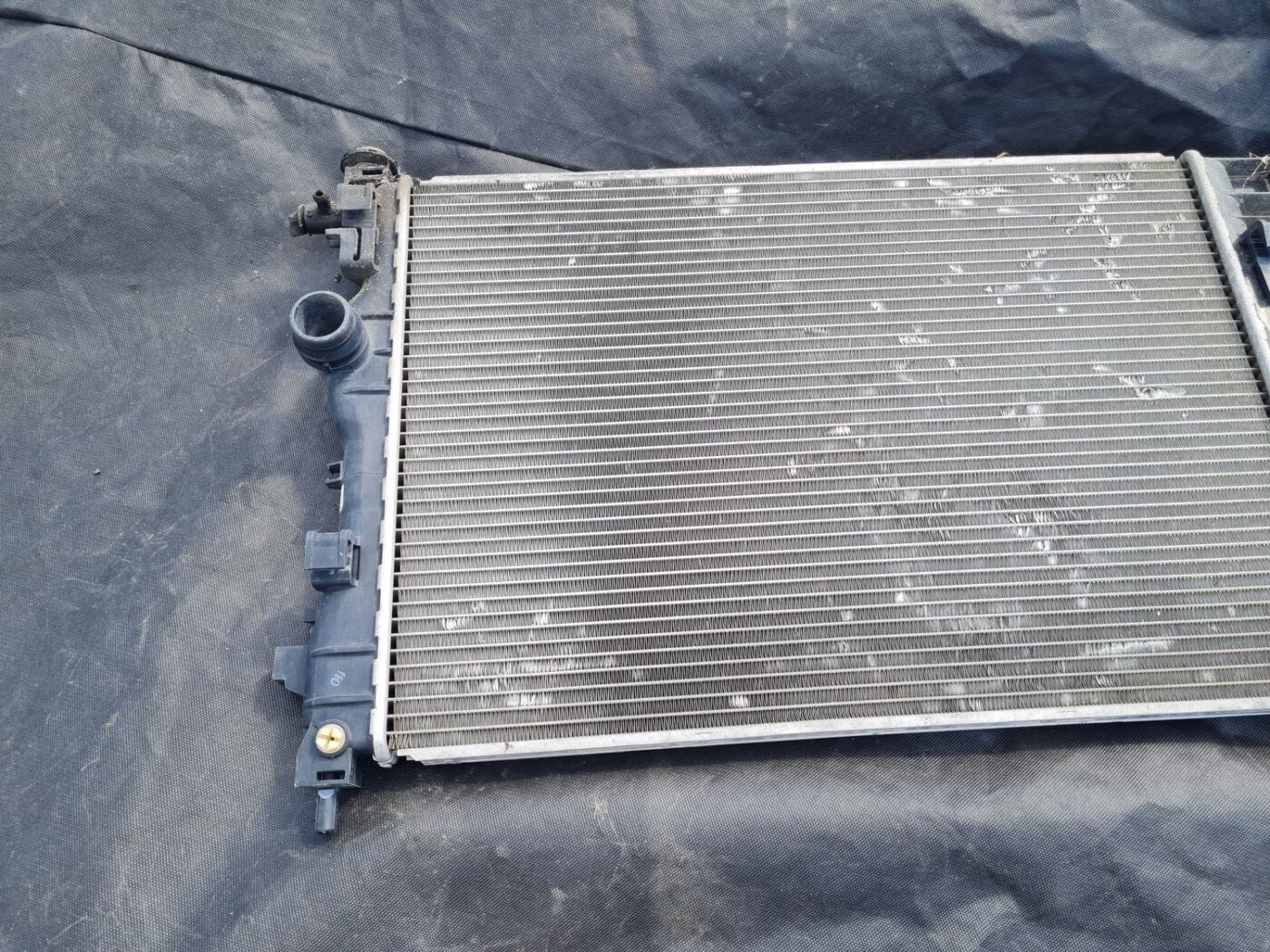 Dzesēšanas radiators priekš OPEL ASTRA J 2011